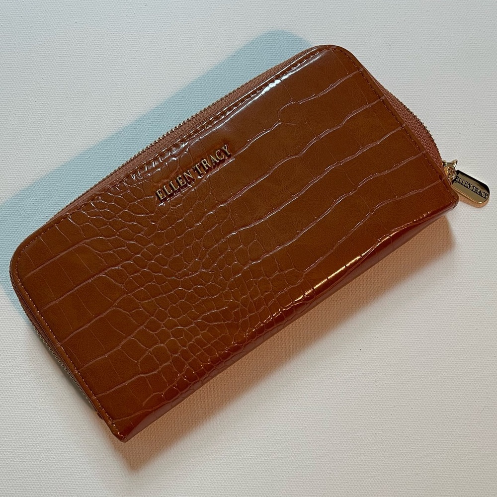 ELLEN TRACY wallet